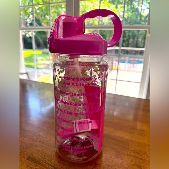 NWT Lilly Pulitzer Water Bottle 50.7fl oz. Mandevilla Baby Always Worth It - Picture 8 of 12